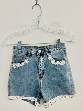 Romwe XS Denim Shorts Lace Trim Cottagecore Y2K Low Rise Floral Embroidered